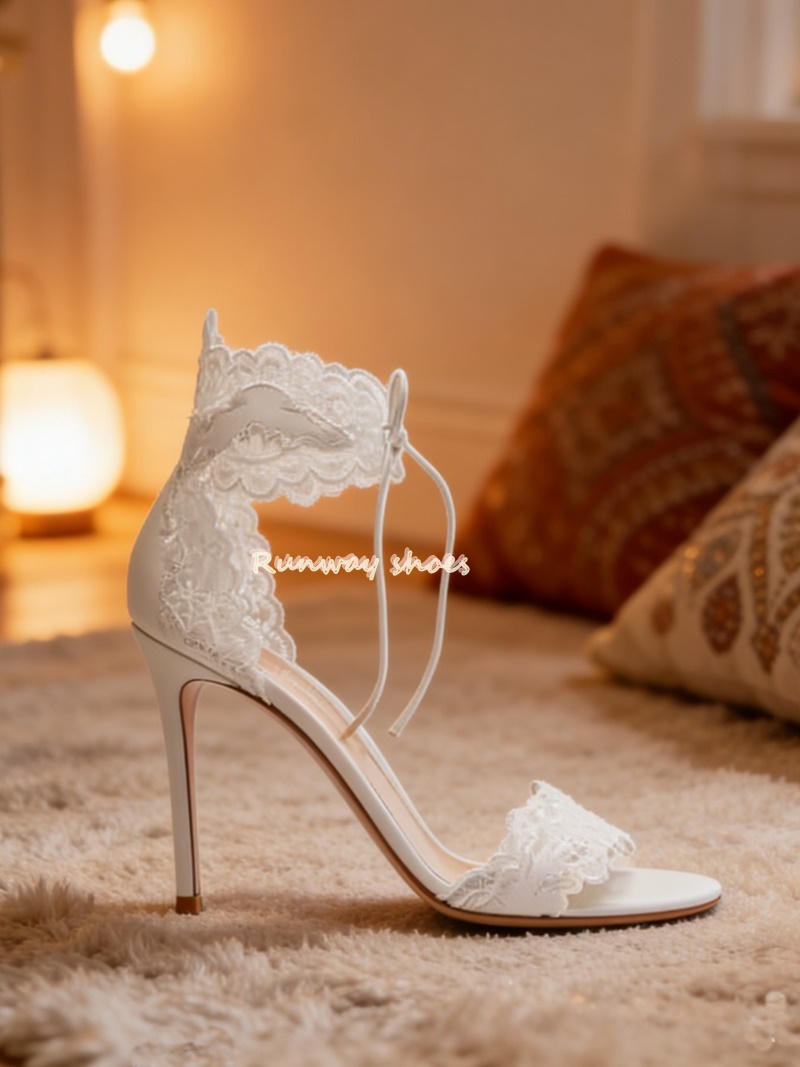 Bandage - Scarpe da Sposa Bianche con Cinturino